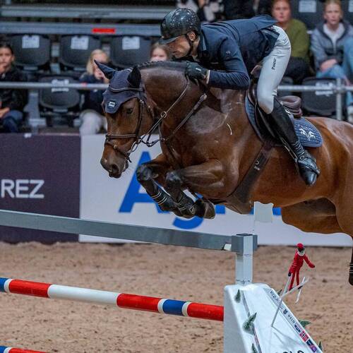 Kühner kicks off World Cup campaign with commanding Oslo win