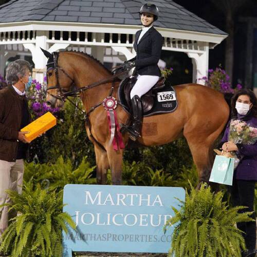 	 Adrienne Sternlicht Wins Martha Jolicoeur Leading Lady Rider Award