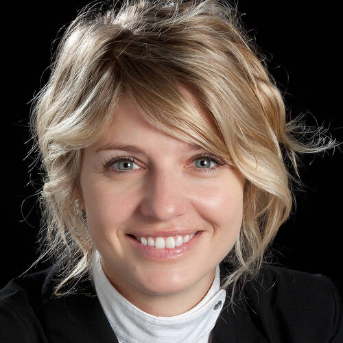 SHOWJUMPING SUPERSTAR TIFFANY FOSTER WINS MERCEDES, AND GIVES IT TO HER GROOM