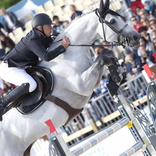 Flying Frenchman Bosty Takes Top Honours in Eiffel Sunday Challenge