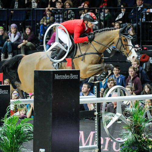 Pius Schwizer wins the Longines FEI World Cup qualifier in Zürich on Toulago