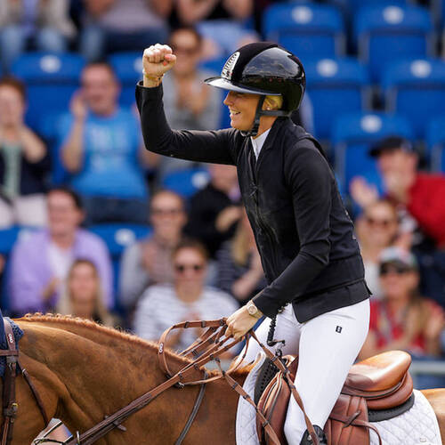 the German rider Jana Wargers with Dorette is the reserve in Paris