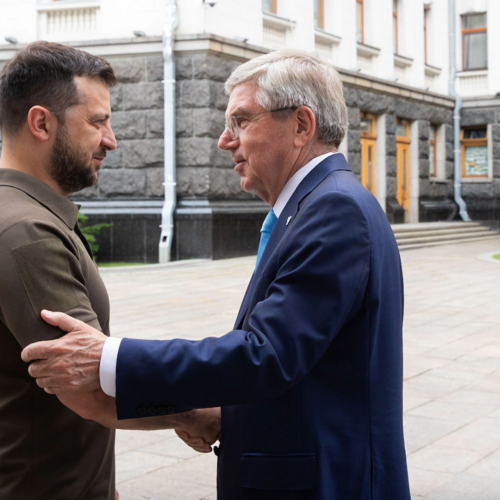 IOC President visits Ukraine and meets athletes - before talks with President Zelensky