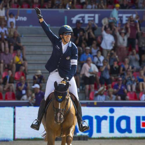 Making history yet again, Henrik von Eckermann takes his lead in the Longines Rankings to new heights!