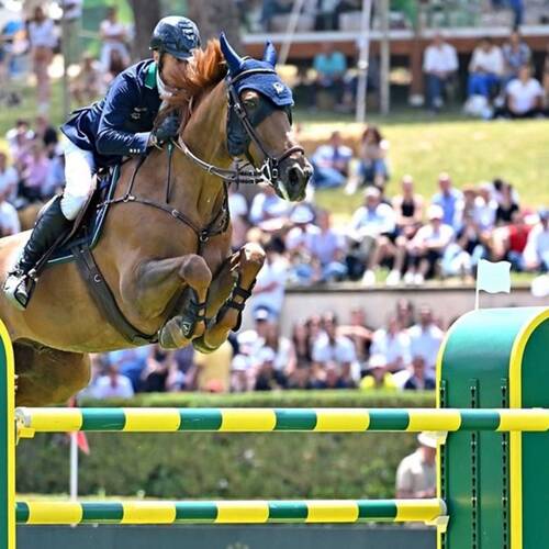 Piazza di Siena: waiting for the Rolex Grand Prix