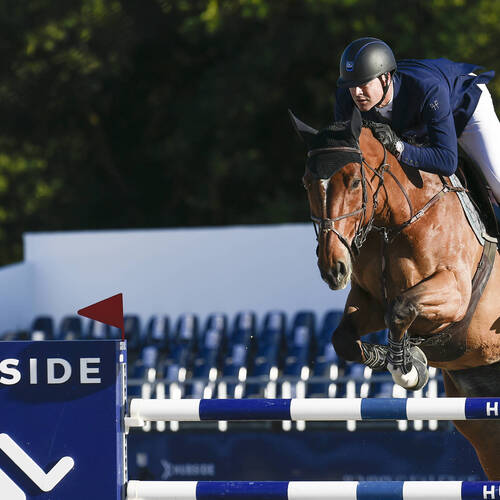 The IJRC Vice President François Mathy JR won the 1,45 mt at Hubside Jumping 