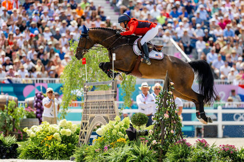 Laura Kraut (USA) riding Baloutinue during the Show Jumping Team - Final at the Chateau de Versailles for the Paris 2024 Olympic Games.     Photo Credit: FEI/Benjamin Clark