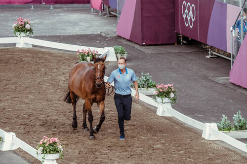 Optimized by JPEGmini 3.18.4.211102121-AP 0xae94454a