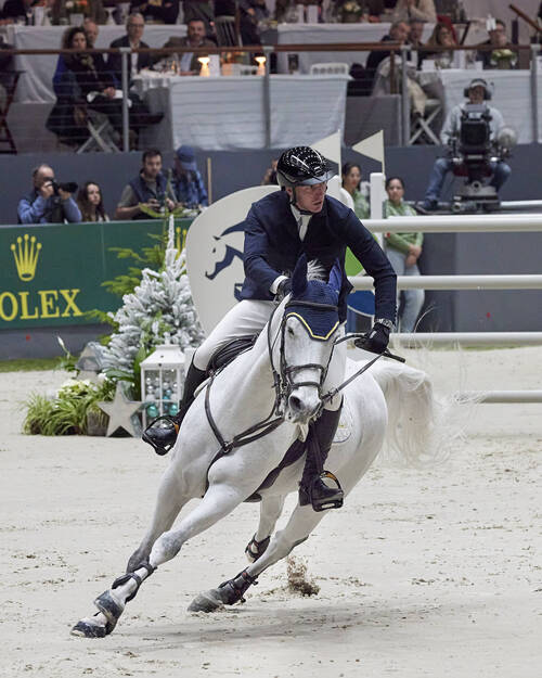 Daniel Coyle and Incredible The competition underway, Daniel Coyle and Incredible in action, finishing in seventh place.