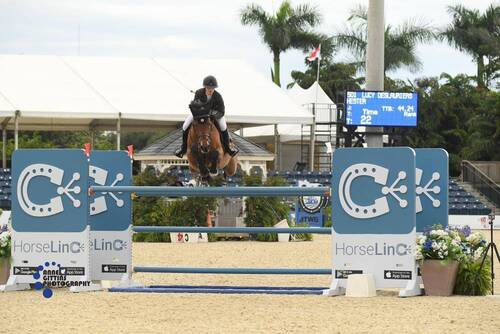 Lucy Deslauriers and Hester ©Anne Gittins Photography