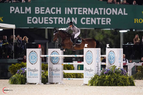 Ashlee Bond and Donatello 141 © Sportfot