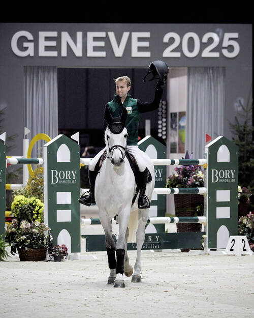 Gilles Thomas in the riders’ parade, moments before facing his first Rolex IJRC Top 10 Final.