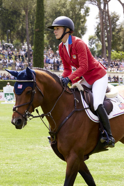 Well-deserved pats for Kick On who delivered two amazing clear rounds for his victorious team