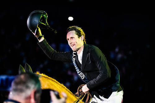 Belgium’s Pieter Devos and Apart reigned supreme for the second year in a row at the fifth leg of the Longines FEI Jumping World Cup™ 2019/2020 Western European League in Stuttgart, Germany today. (FEI/Lukasz Kowalski)