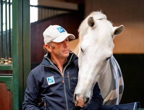  Philippe Rozier retires Rahotep de Toscane